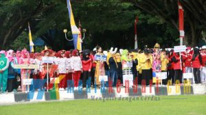 Ketgam : Peserta pekan olahraga Dharma Wanita di Sultra. (Foto : ewit Dinas Kominfo Sultra for mediakendari.com)