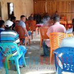 suasana rapat penyusunan perangkat di kantor desa persiapan talabente kamis 27 des 2018( foto Hasrun)