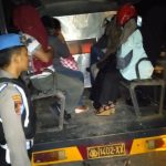 Sejumlah pasangan tanpa status nikah yang terjaring razia saat digelandang ke Mako SPKT Kepolisian Daerah Sulawesi Tenggara pada 26 Desember 2018 malam. Foto: istimewa