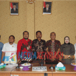 Sejumlah Anggota DPRD Kolut Dan DPRD Konsel Saat lakukan Foto Bersama (Foto : Erlin/Mediakendari.com)