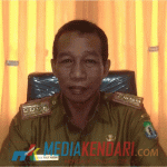 Kadis Pendidikan dan Kebudayaan Kabupaten Bombana, Abdul Rauf. (Foto : Hasrun/Mediakendari.com)