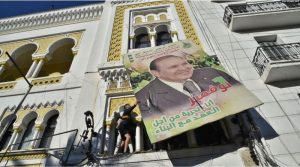 Presiden Aljazair Batalkan Rencana Ikut Pemilu