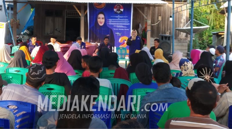 Tina Nur Alam Sambangi Masyarakat Iwoimendaa Kolaka