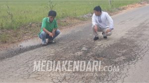 Empat Bulan Digunakan, Aspal Jalan Penghubung Lima Desa di Koltim Ini Rusak