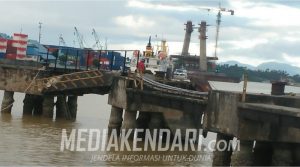 Diduga Minim Perawatan, Jembatan Pelabuhan Ferry Kendari Rusak Parah