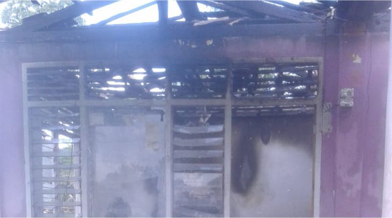 Diduga Korsleting Arus Listrik, Rumah Warga di Konsel Hangus Terbakar