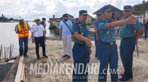 Wakasal Tinjau Pembangunan Dermaga TNI AL di Teluk Kendari