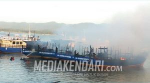 Empat Kapal Bantuan Kemenhub Terbakar di Teluk Kendari