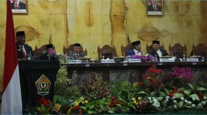 Pelantikan 45 Anggota DPRD Sultra, Gubernur: Memegang Amanat Rakyat dan Mendukung Sesama Anggota