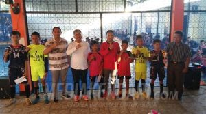 Bupati Butur Dukung Anak-Anak Geluti Sepak Bola