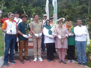 Rayakan HUT ke-73, BPK Sultra Tanam Ratusan Pohon di Kebun Raya Kendari