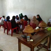 Suasana pengobatan gratis bagi warga Desa Wakoila, Kecamatan Sawerigadi, Kamis 6 Februari 2020. Foto: Jul Awal/Mediakendari.com