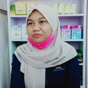 Penanggung jawab apotek Kimia Farma Kampus, Putri Pajriani Asrul