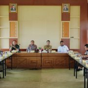 Rapat koordinasi di Rumah jabatan (Rujab) Wali Kota Kendari, Senin 23 Maret 2020. Foto: Betiruddin/Mediakendari.com