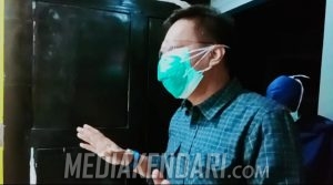 Kunjungi Tim Medis Diduga Terpapar Corona, Ketua DPRD Sultra Mengaku Terharu