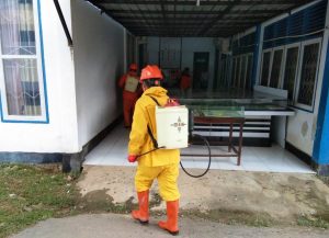 Cegah Corona, Kantor Bupati Mubar Disemprot Disinfektan