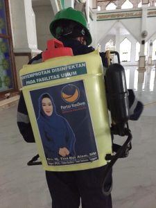 Tina Nur Alam Tugaskan Tim Semprot Disinfektan di Masjid dan Pesantren