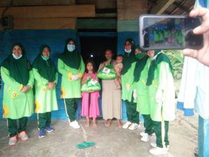BKMT Konawe Sumbang Sembako ke Warga Kurang Mampu di Tongauna