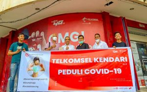 Telkomsel Kendari Beri 800 Voucher Internet untuk Tenaga Medis Sultra