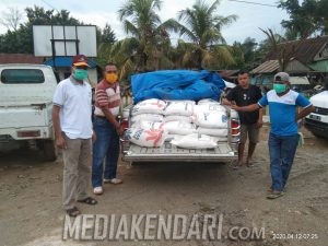 Dinsos Mubar Jual Beras Murah di Kusambi