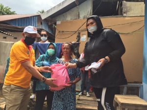Agista Aryani Bagikan Ribuan Paket Sembako Untuk Warga Miskin di Tiga Daerah