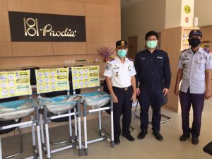 Klinik Prodia Kendari Serahkan Tiga Wastafel ke Dishub Kota Kendari