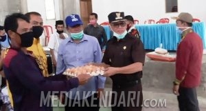 Pemkab Kolut Salurkan Sembako Untuk Warga di Empat Kecamatan