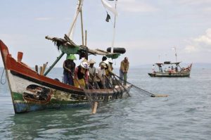 Ekonomi Terpuruk Akibat Covid-19, Ribuan Nelayan Bombana Diusul Terima Bansos