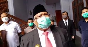 Gambar Wajahnya di Karung Bansos Dikritik, Ali Mazi Geram