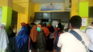 Takut Tak Terlayani, Warga Abaikan Protokol Covid-19 di Dukcapil Kendari