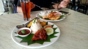 Ikan Geprek dan Nasi Liwet, Menu Istimewa Terbaru Dari Srikandi Seafood