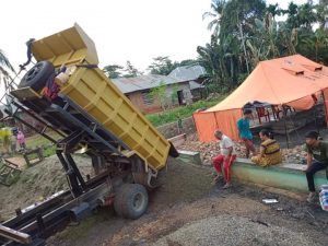 GMCK Salurkan Bantuan Pasir dan Semen Untuk Korban Kebakaran di Puriala