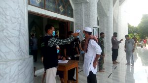 Berikan Rasa Aman Bagi Jamaah, Dompet Dhuafa Kawal Shalat Jumat di Masjid Al-Kautsar Kendari