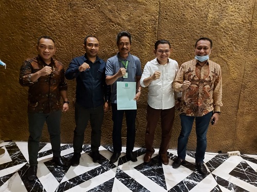 Foto Bersama Ir H Amrullah MT (tengah kaos biru) Bersama Ketua DPW PKB Provinsi dan Pengurus DPC Konkep