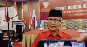 Ketua DPD PDIP Sultra Lukman Abunawas saat diwawancarai MEDIA KENDARI.COMBetirudin