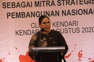 Agista Ali Mazi Buka Musda Dharma Wanita Sultra serta Beri Penghargaan