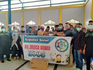 Ika Smansa 05 Bantu Pesantren dan Lembaga Pendidikan