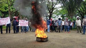 Dituding Selewengkan Dana Desa, Warga Tuntut Kades Pumbolo Mundur