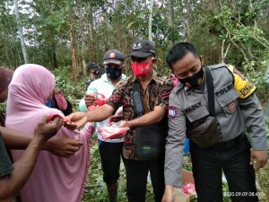 Pemdes Kampobalano Mubar Laksanakan ‘Gerakan Setengah Miliar Masker’