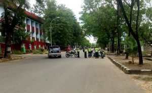 Jadi Titik Aksi Demonstrasi, Polisi Alihkan Arus Kendaraan Sekitar Gedung DPRD Sultra