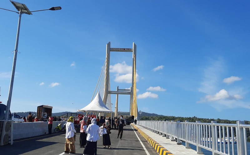 Jembatan Teluk Kendari