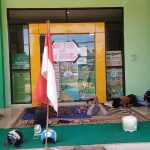 Tuntut Sertifikat Eks Kampus PGSD, Warga Nginap di Pintu Masuk Kantor Pertanahan Kendari