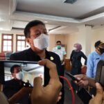Ketua DPRD Sultra Minta Masyarakat Tidak Panik Soal Vaksinasi Covid-19