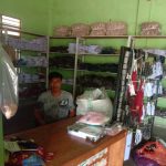 Siswa Bakal Kembali Masuk Sekolah, Pedagang Seragam di Konawe Mulai Diserbu Pembeli