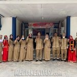 Dikbud Bombana Perkenalkan Pakaian Dinas Motif Khas Moronene