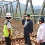 Bupati Konawe Utara Harapkan Ini Saat Tinjau Pembangunan Jalan dan Jembatan