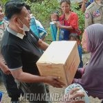 Wakil Bupati Buton Utara Salurkan Bantuan kepada Warga Terdampak Banjir