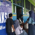 Puluhan Siswa MTSN 2 Bombana Disuntik Vaksin