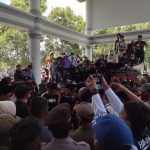 Ratusan Warga Konsel Lakukan Aksi Protes ke Kantor DPRD, Begini Penjelasan Ketua DPRD