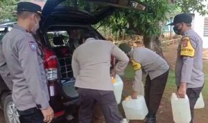 Operasi Sikat, 130 Liter Miras Tradisional Milik Warga di Baubau Disita Polisi